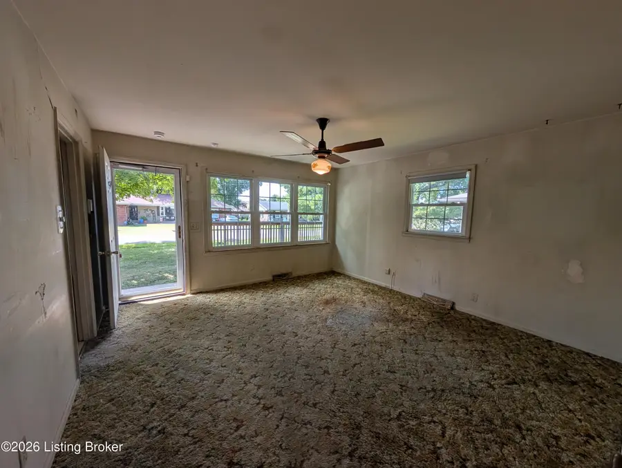 1924 Locust St, Madison, IN 47250 - #3