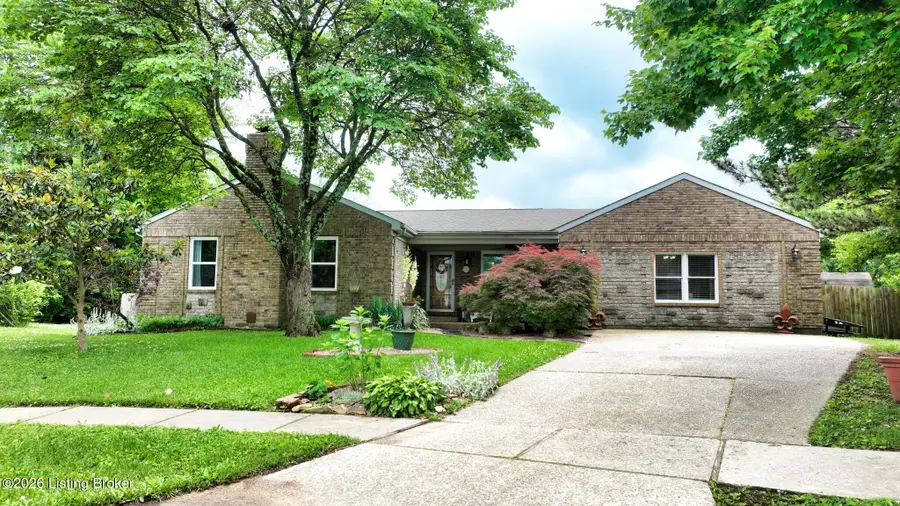 4714 Ridgeway Ct, Louisville, KY 40229 - #2