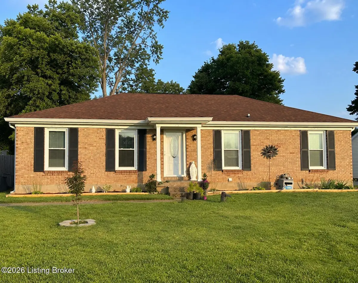 8902 Wooded Glen Rd, Louisville, KY 40220 - #1