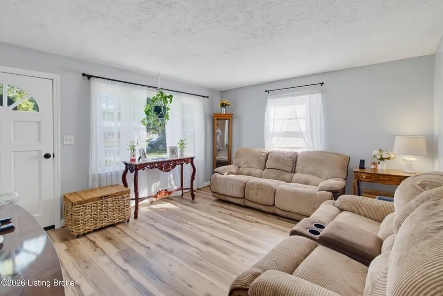 1102 Lone Oak Ave, Louisville, KY 40219 - #2
