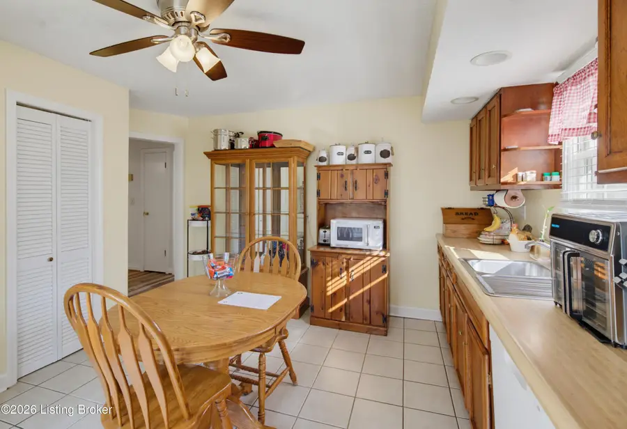 1102 Lone Oak Ave, Louisville, KY 40219 - #3