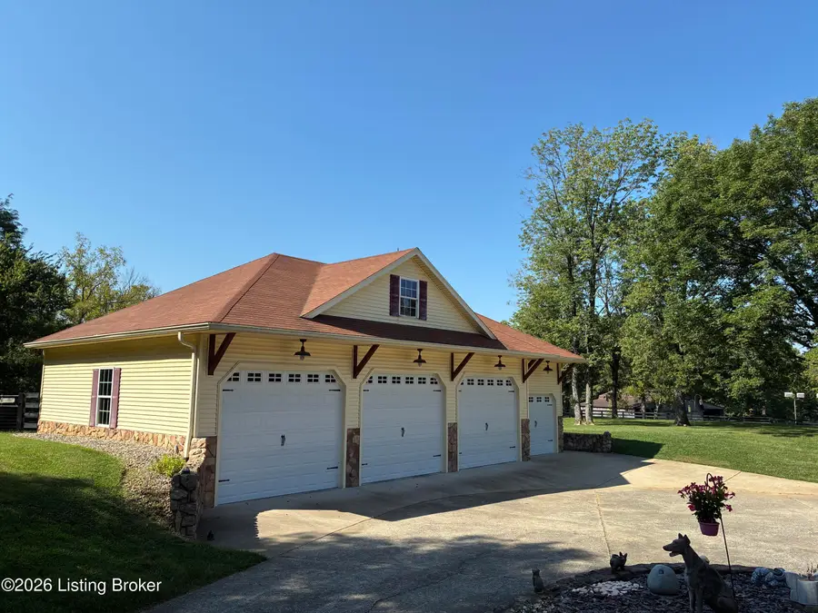 2400 Sir Roberts Way, Louisville, KY 40245 - #3