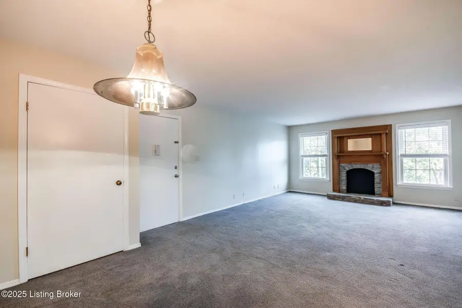 8133 Lake Ave #B9, Louisville, KY 40222 - #3