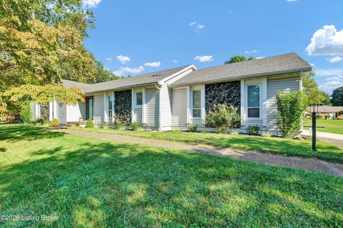 4005 Riveroaks Ln, Louisville, KY 40241 - #1