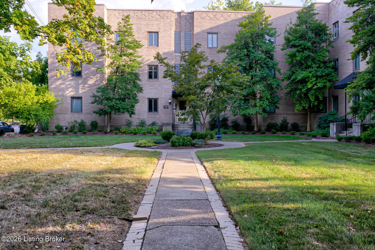 2126 Village Dr #Unit 3, Louisville, KY 40205 - #1