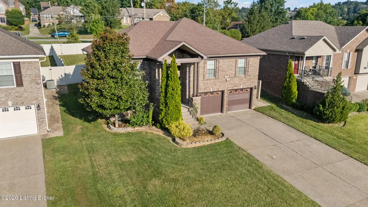 7610 Pavilion Park Rd, Louisville, KY 40214 - #1