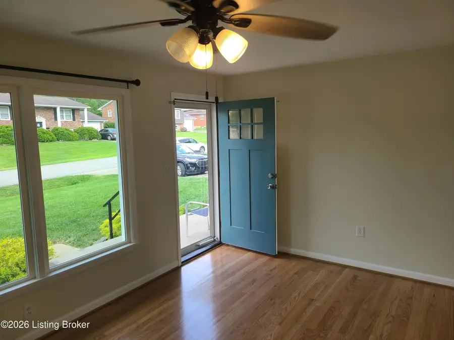 7316 Windemere Dr, Louisville, KY 40214 - #3