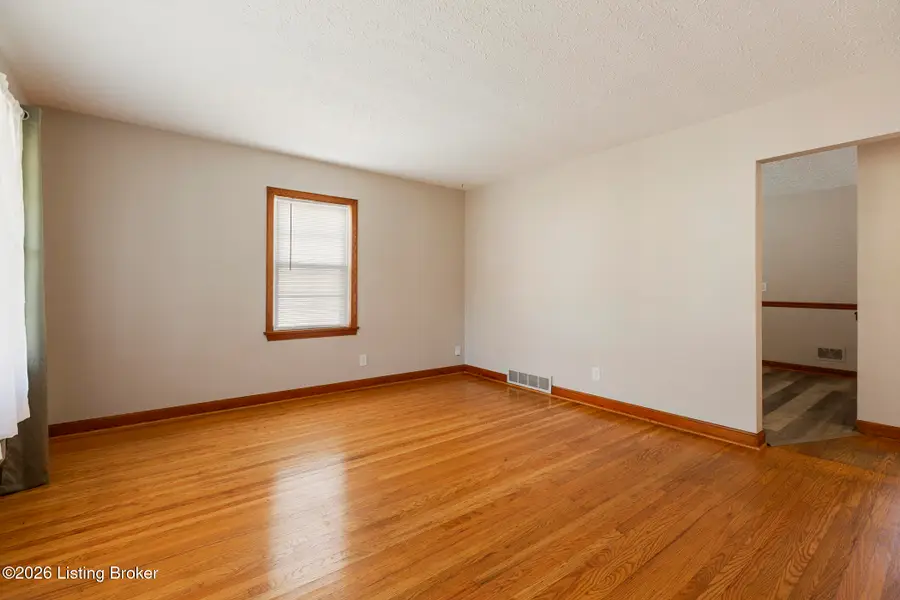 1010 W Whitney Ave, Louisville, KY 40215 - #2