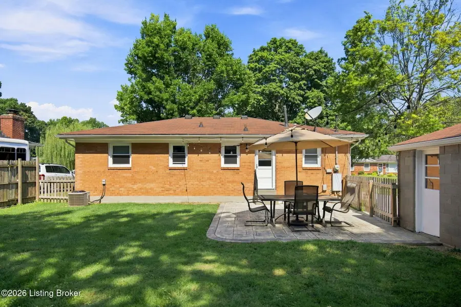 7904 Greenway Dr, Lyndon, KY 40222 - #2