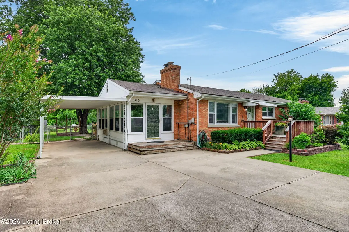 6716 Old Briscoe Ln, Louisville, KY 40228 - #1