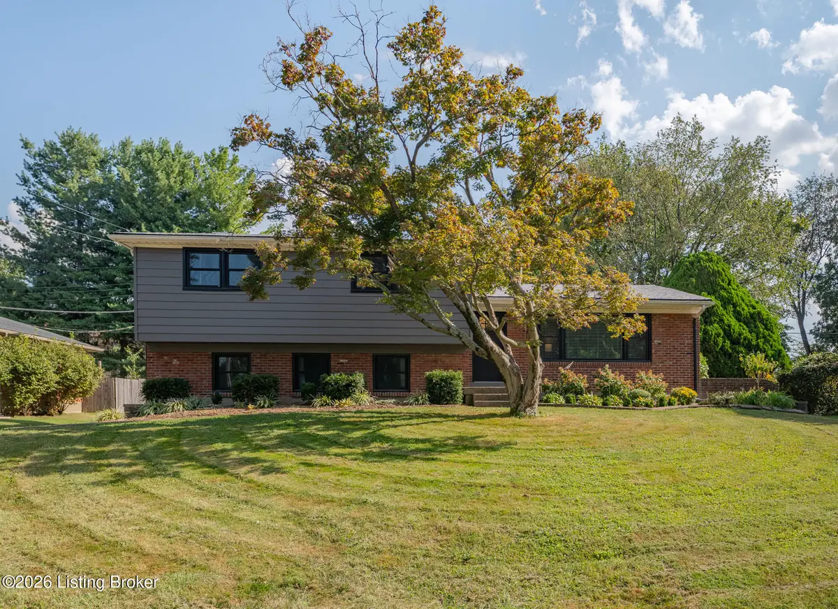 9812 Longwood Cir, Louisville, KY 40223 - #1