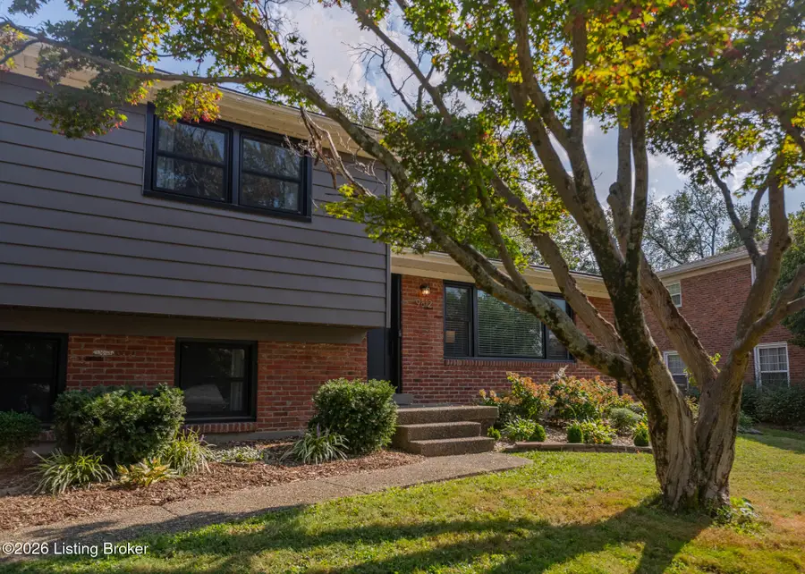 9812 Longwood Cir, Louisville, KY 40223 - #2