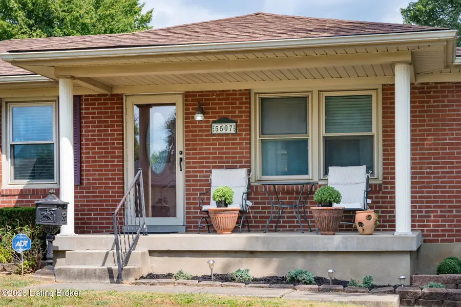 5507 Chestnutwood Way, Louisville, KY 40272 - #2