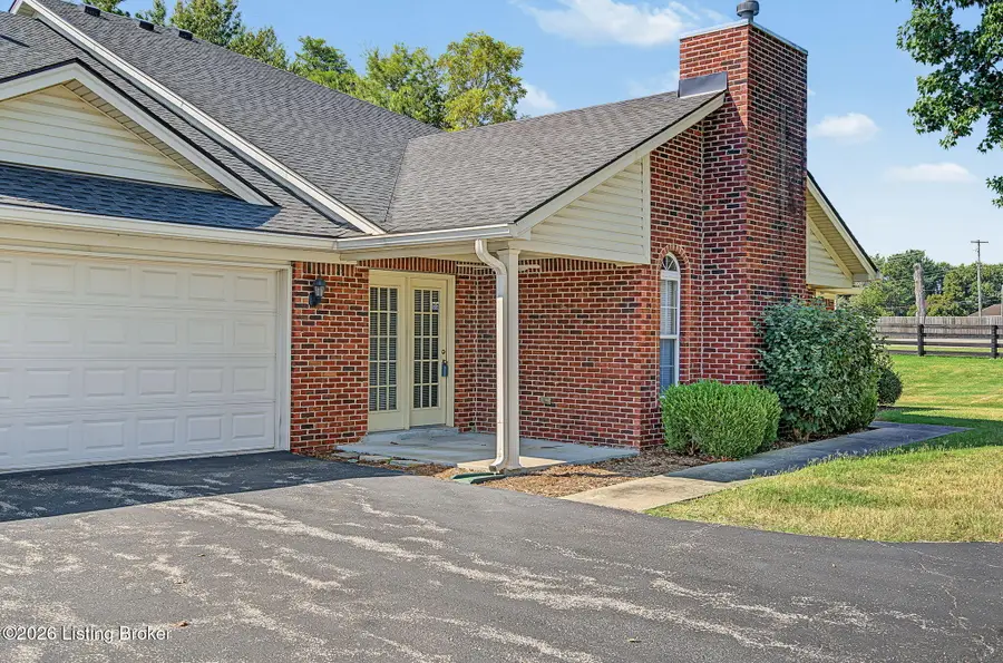 11303 Ridge Lake Dr, Louisville, KY 40272 - #2