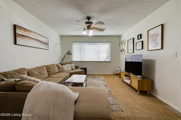 302 Casa Bella Ct, Louisville, KY 40220