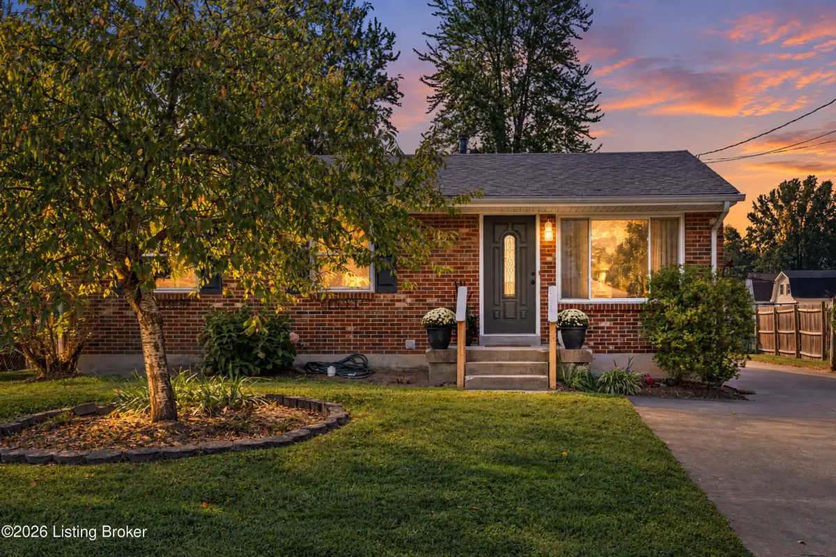 445 Prairie Dr, Louisville, KY 40229 - #1