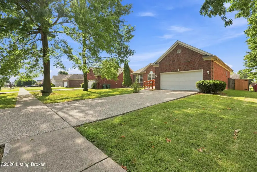 417 Spring House Ln, Louisville, KY 40229 - #2