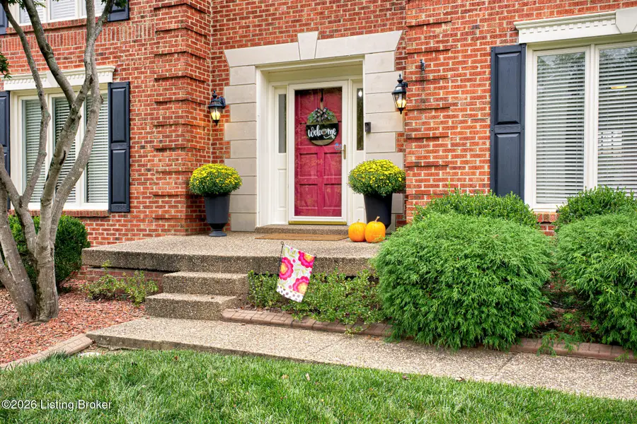 311 Lake Forest Pkwy, Louisville, KY 40245 - #3