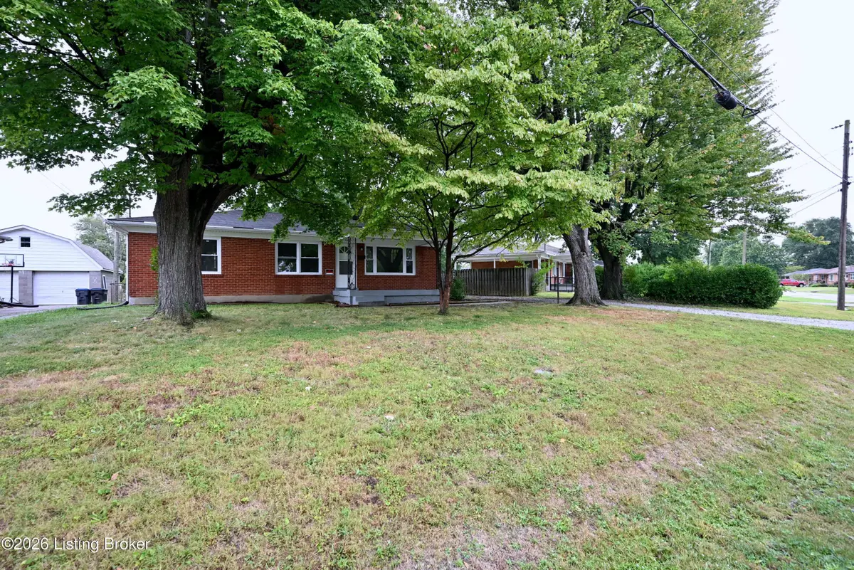 4901 Determine Ln, Louisville, KY 40216 - #1