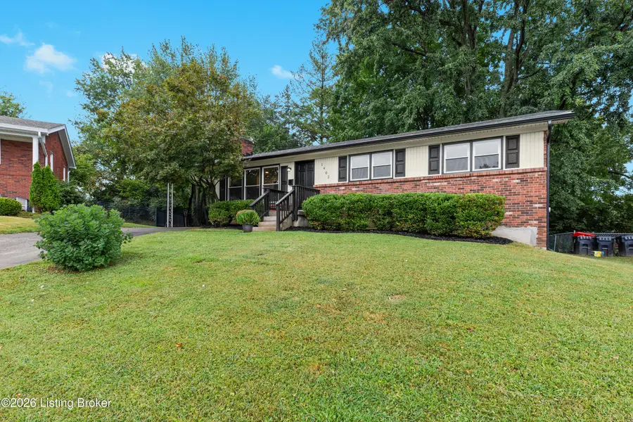 1402 Cloverhills Dr, Louisville, KY 40216 - #3