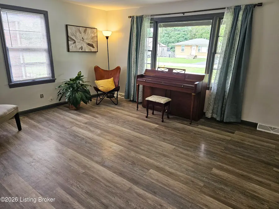 10714 June Dr, Fairdale, KY 40118 - #3