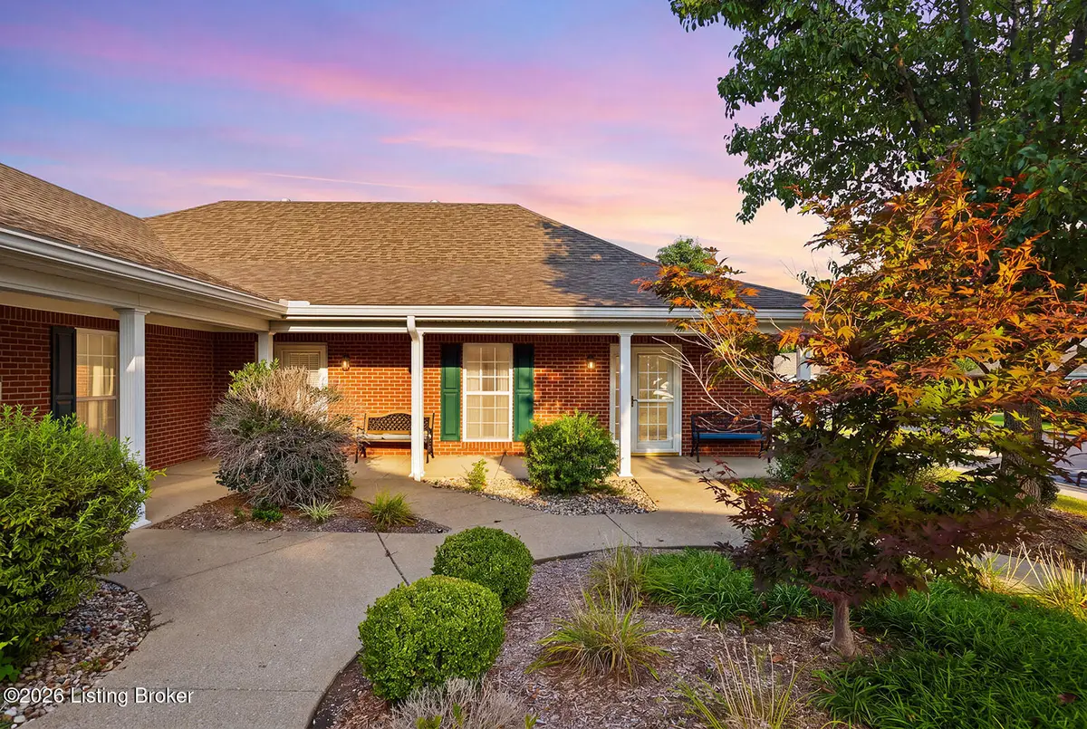 836 Garden Pointe Dr, Simpsonville, KY 40067 - #1