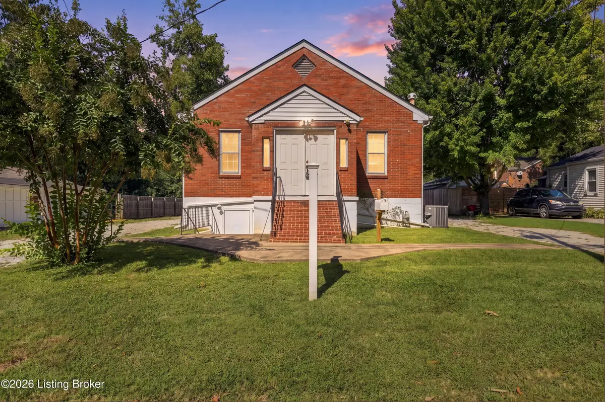 109 Berry Ave, Versailles, KY 40383 - #1