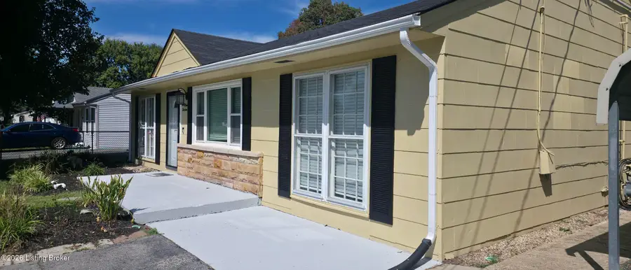 6913 Watson Ln, Louisville, KY 40272 - #3