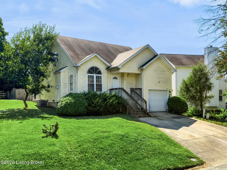 8104 Hudson Ln, Louisville, KY 40291 - #2