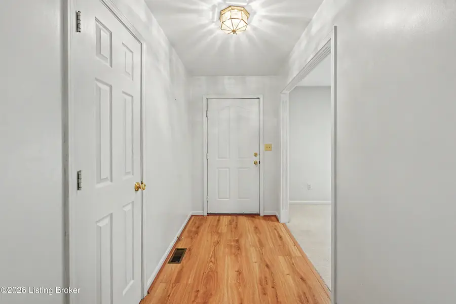 8911 Acushnet Rd, Louisville, KY 40242 - #2