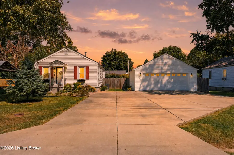 2116 Ronnie Ave, Louisville, KY 40216 - #2