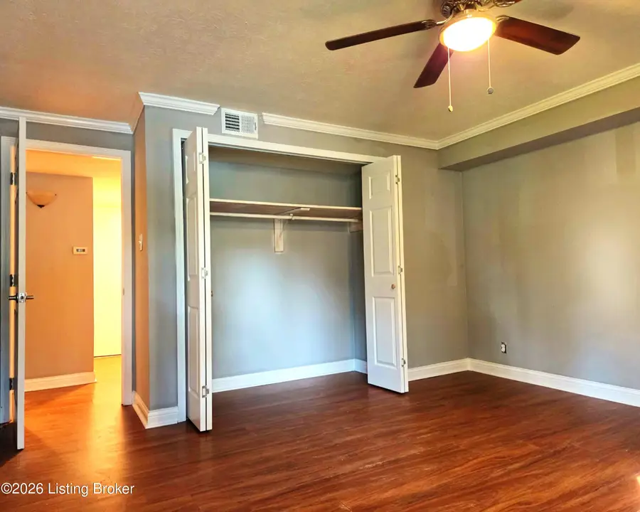 1815 Gardiner Ln #APT K82, Louisville, KY 40205 - #2