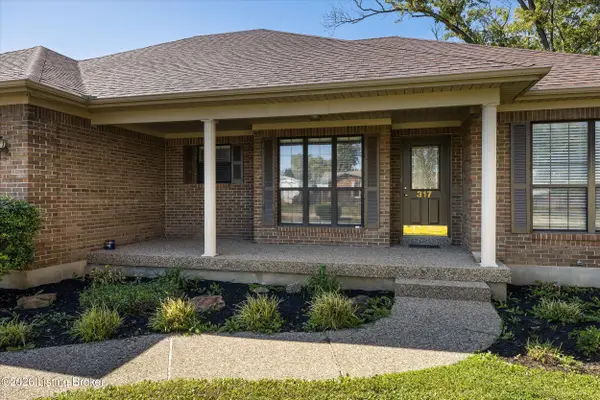 317 Centerview Dr, Shepherdsville, KY 40165