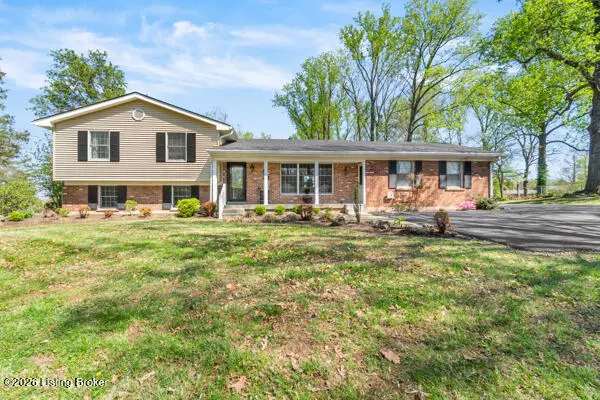7402 Smyrna Rd, Louisville, KY 40228