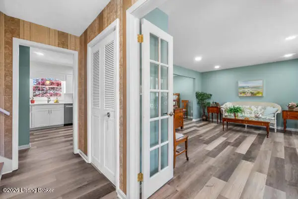 7402 Smyrna Rd, Louisville, KY 40228 - #2
