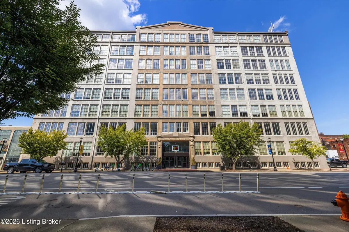 815 W Market St #605, Louisville, KY 40202 - #1
