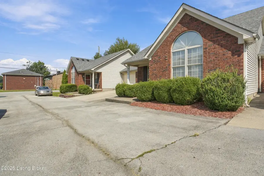 4803 Edge Valley Ln, Louisville, KY 40258 - #3