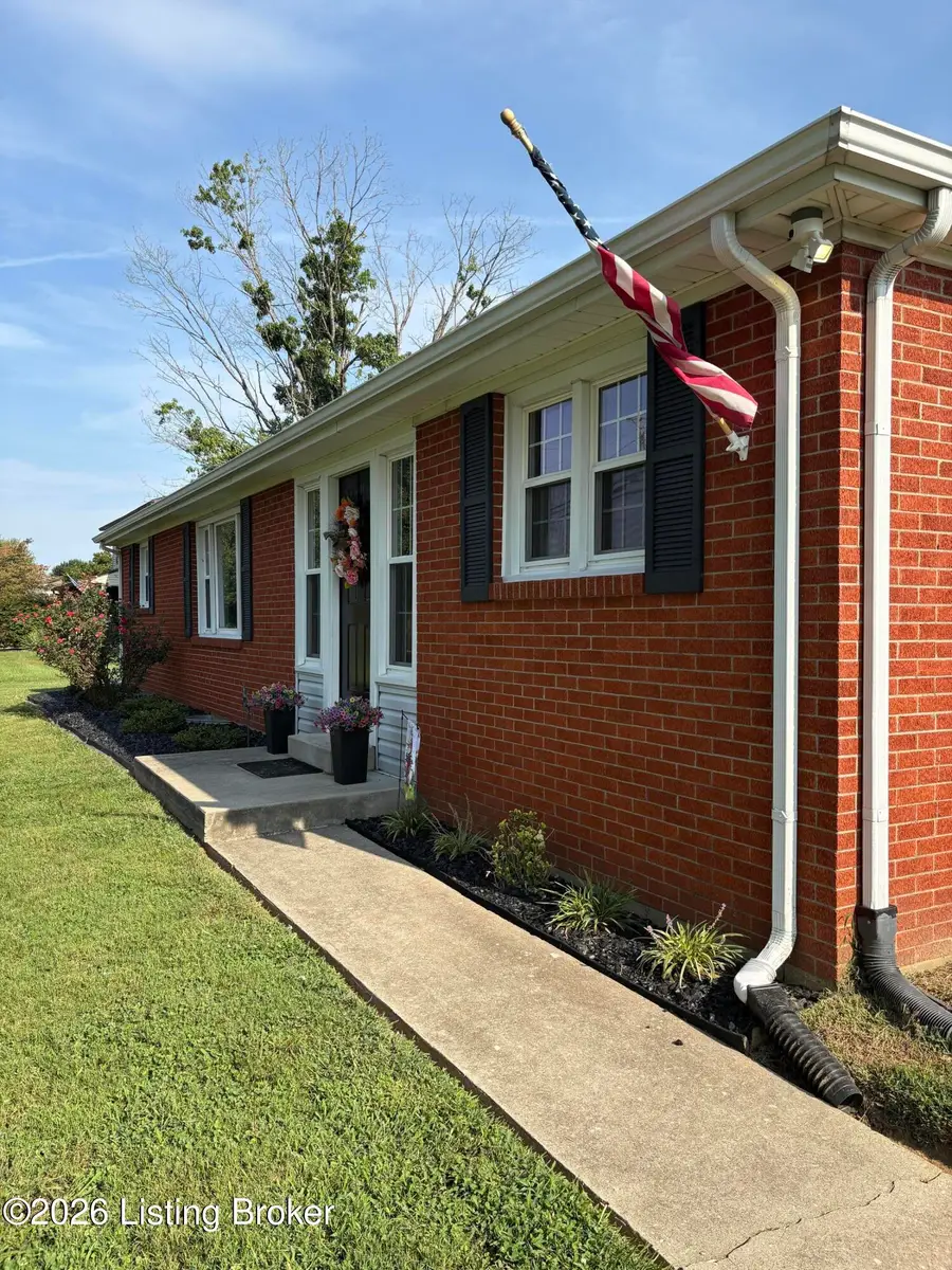 2574 Zoneton Rd, Shepherdsville, KY 40165 - #2