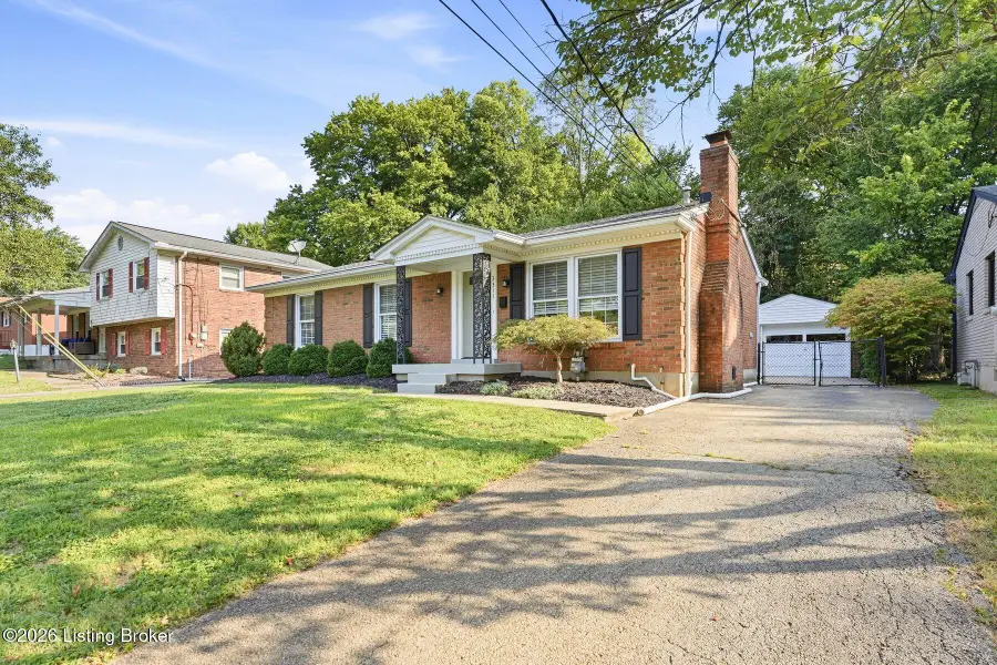 3311 Startan Ct, Louisville, KY 40220 - #3