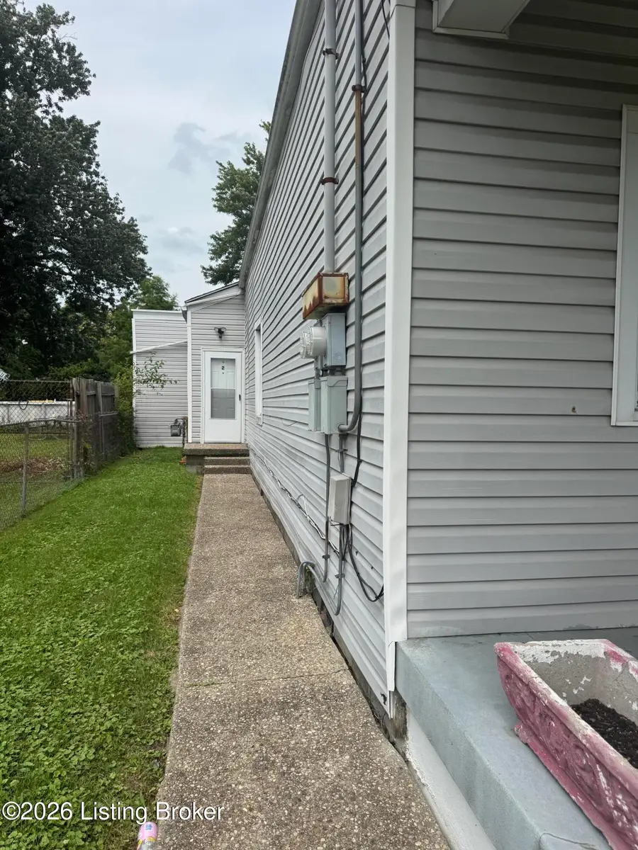 2517-2519 Montgomery St, Louisville, KY 40212 - #3