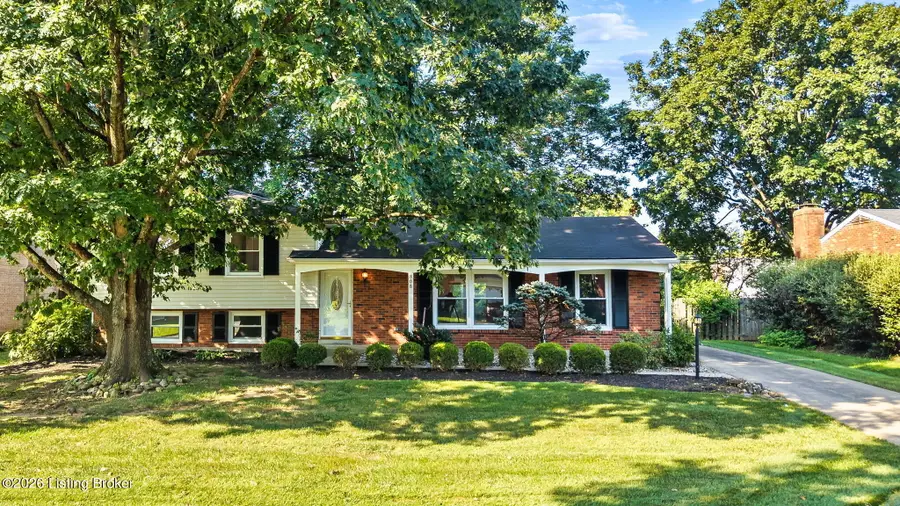 808 Foxwood Ave, Louisville, KY 40223 - #3