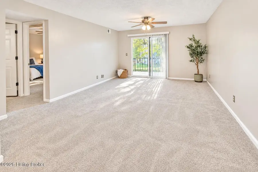 819 La Fontenay Ct, Louisville, KY 40223 - #3