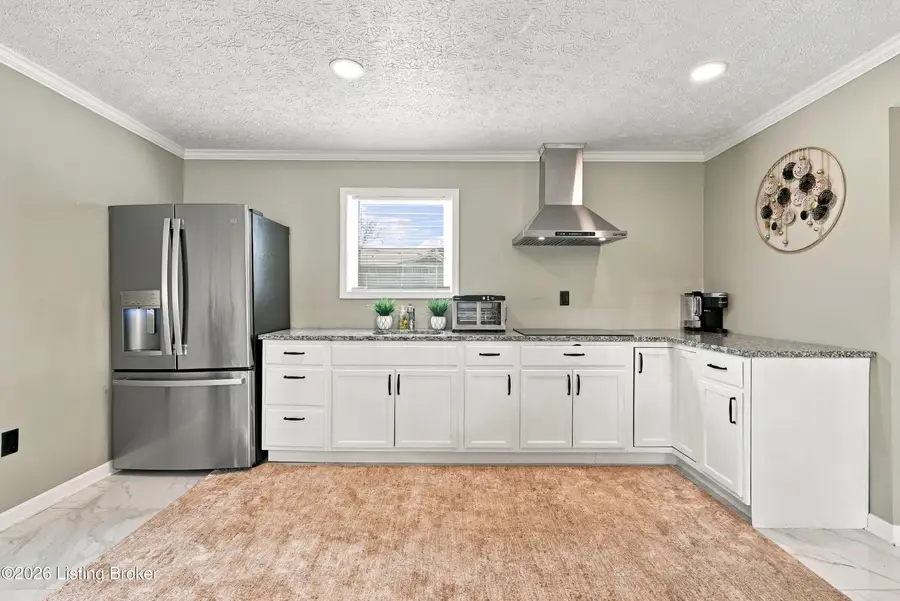 2304 Stephan Ln, Louisville, KY 40214 - #2