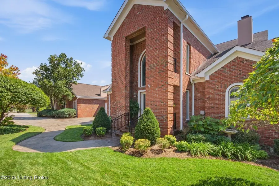 2615 Alia Cir, Louisville, KY 40222 - #2