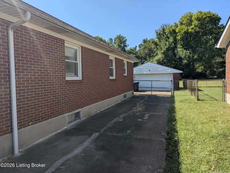 3106 Faywood Way, Louisville, KY 40215 - #2