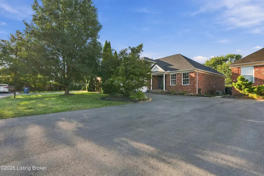 1702 Victory Ct, Prospect, KY 40059 - #2