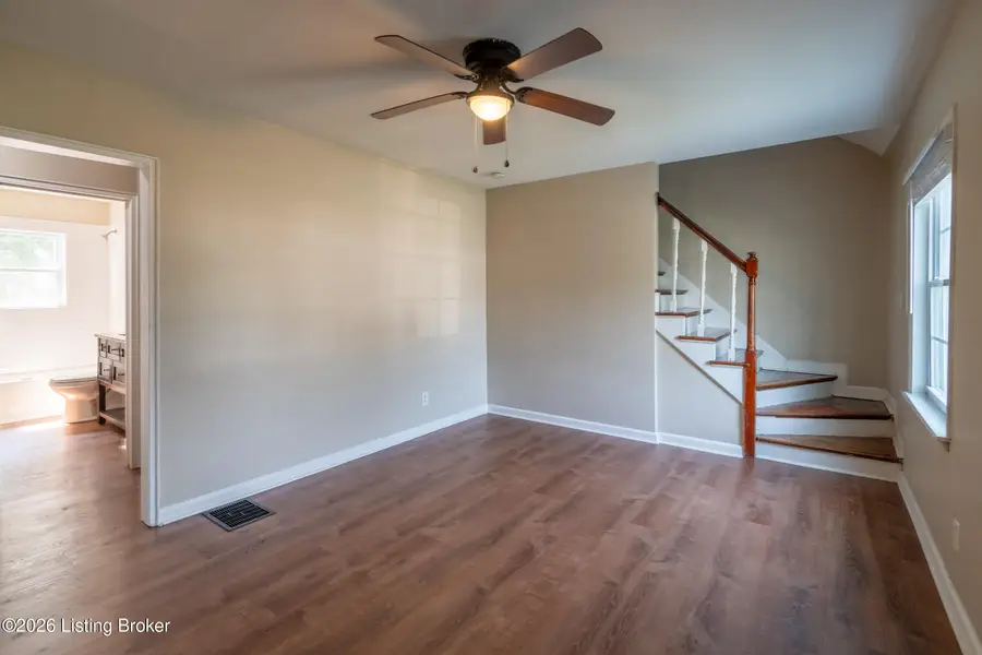4015 Valley View Dr, Louisville, KY 40216 - #3
