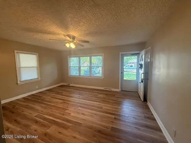 10304 Caven Ave, Louisville, KY 40229 - #2
