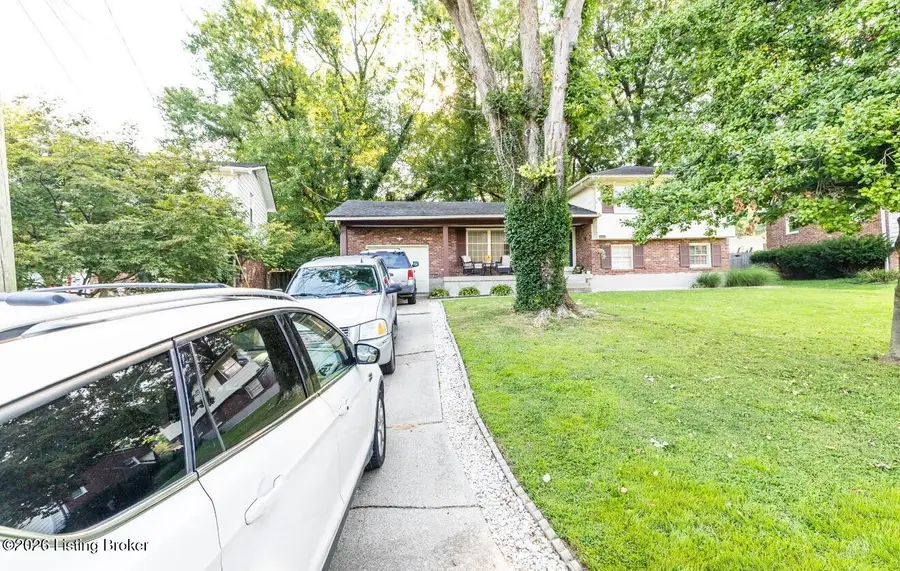 1121 Hennepin Dr, Louisville, KY 40214 - #2