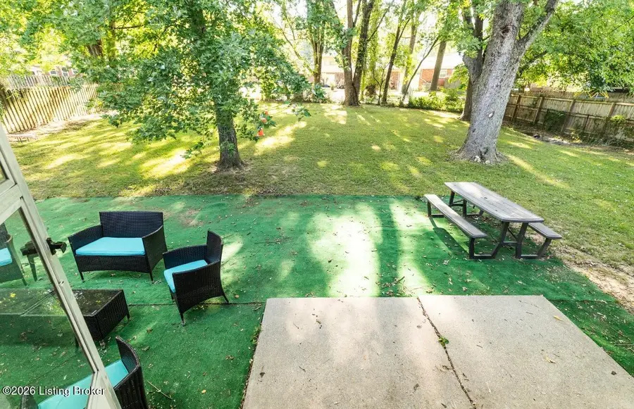 1121 Hennepin Dr, Louisville, KY 40214 - #3